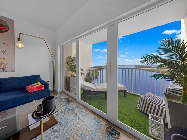 300 Bayview Drive, Unit 1614, Sunny Isles Beach, FL 33160