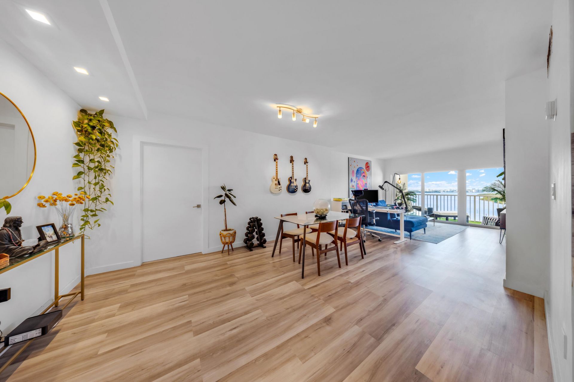 300 Bayview Drive, Unit 1614, Sunny Isles Beach, FL 33160 Photo