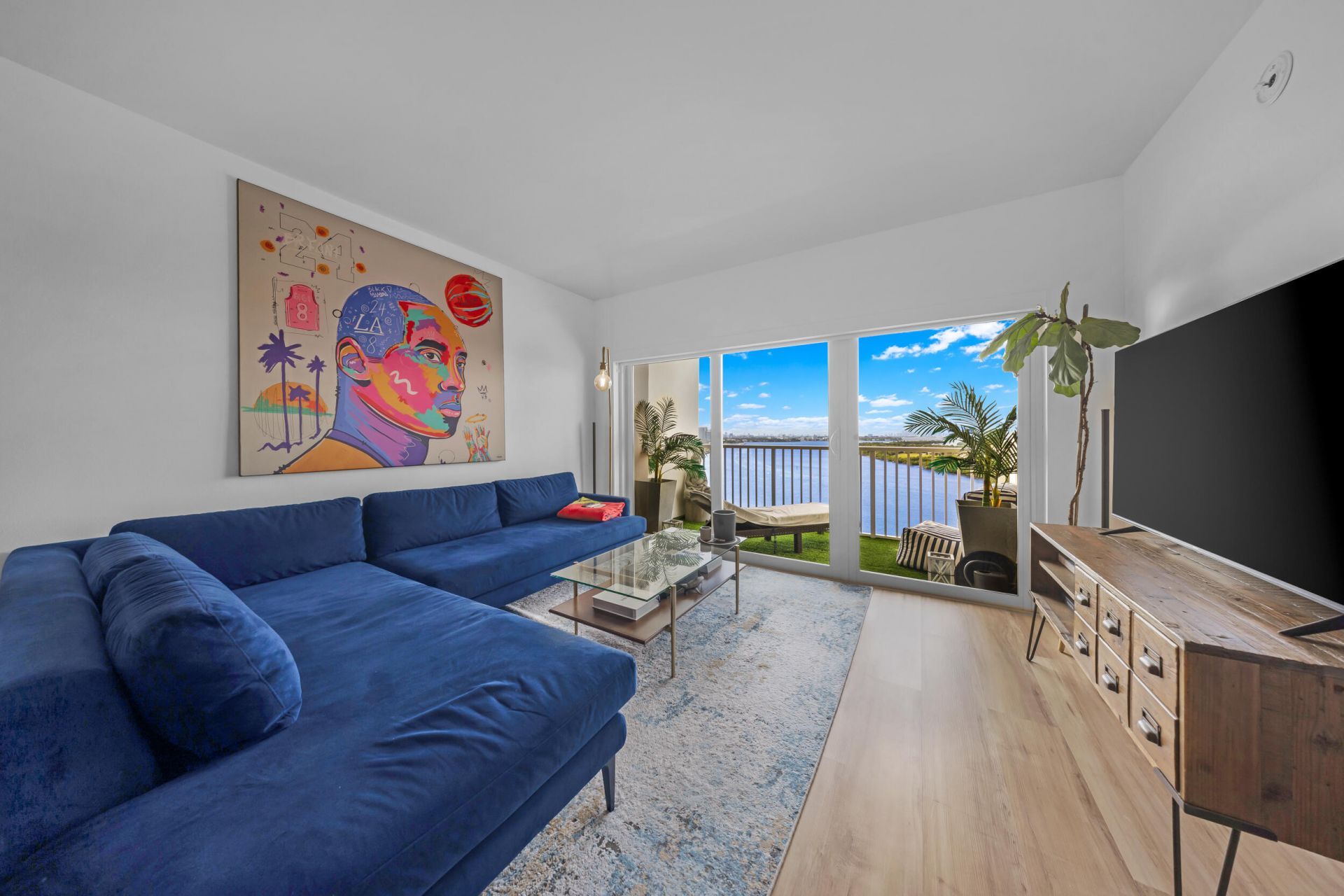 300 Bayview Drive, Unit 1614, Sunny Isles Beach, FL 33160 Photo