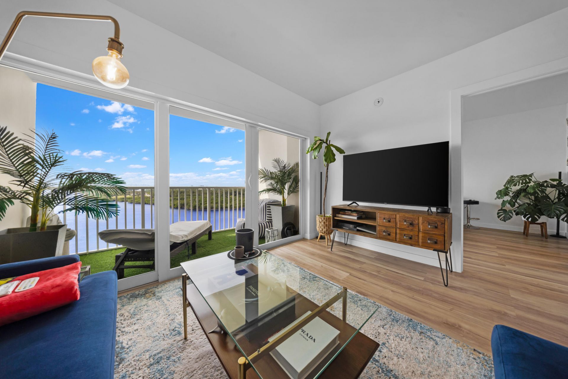 300 Bayview Drive, Unit 1614, Sunny Isles Beach, FL 33160 Photo