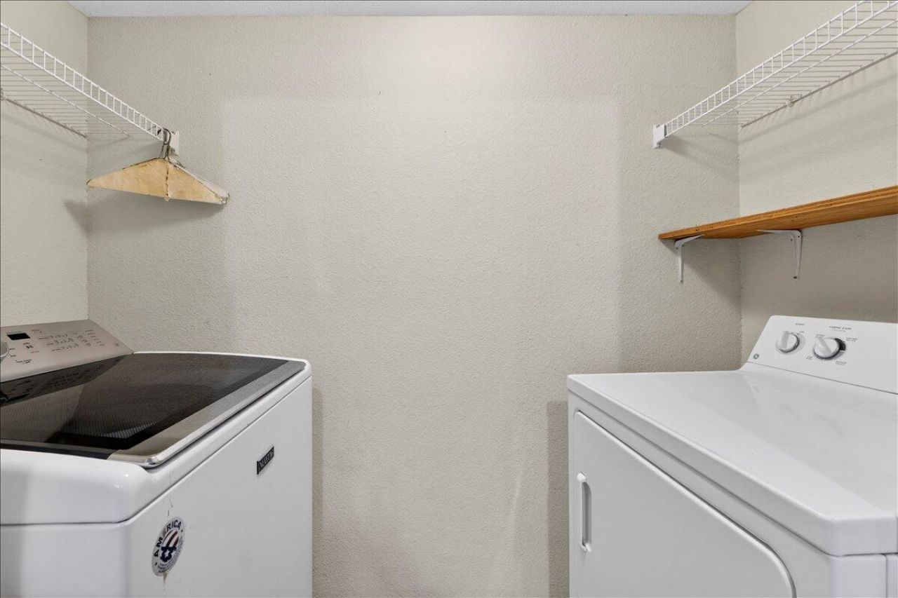1481 Center Street Photo 7