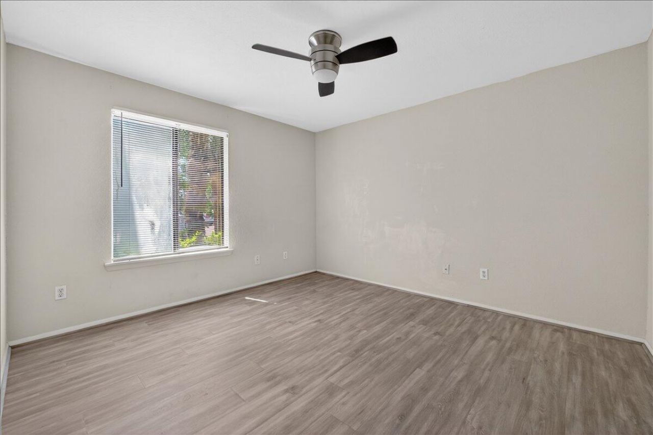 1481 Center Street Photo 8