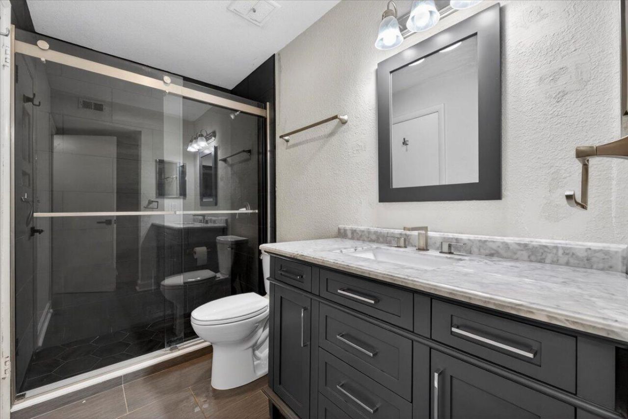 1481 Center Street Photo 9