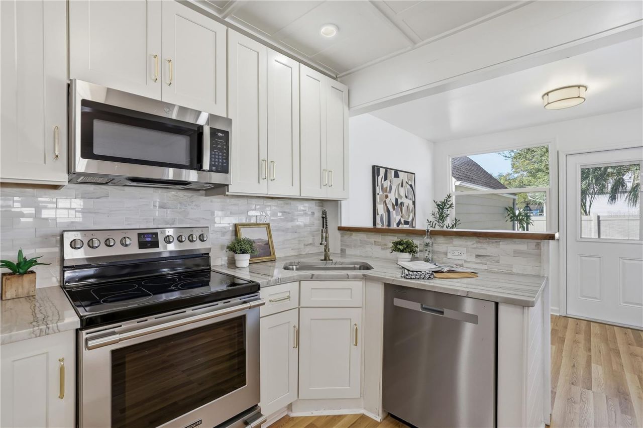 918 45th Street N, Saint Petersburg, FL 33713 Photo