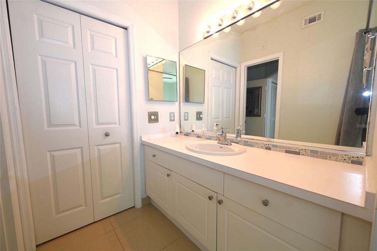 5110 Northridge Road, Unit 202, Sarasota, FL 34238 Photo