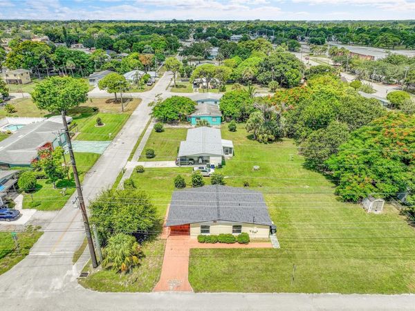 2102 AVENUE P , FORT PIERCE, FL 34950