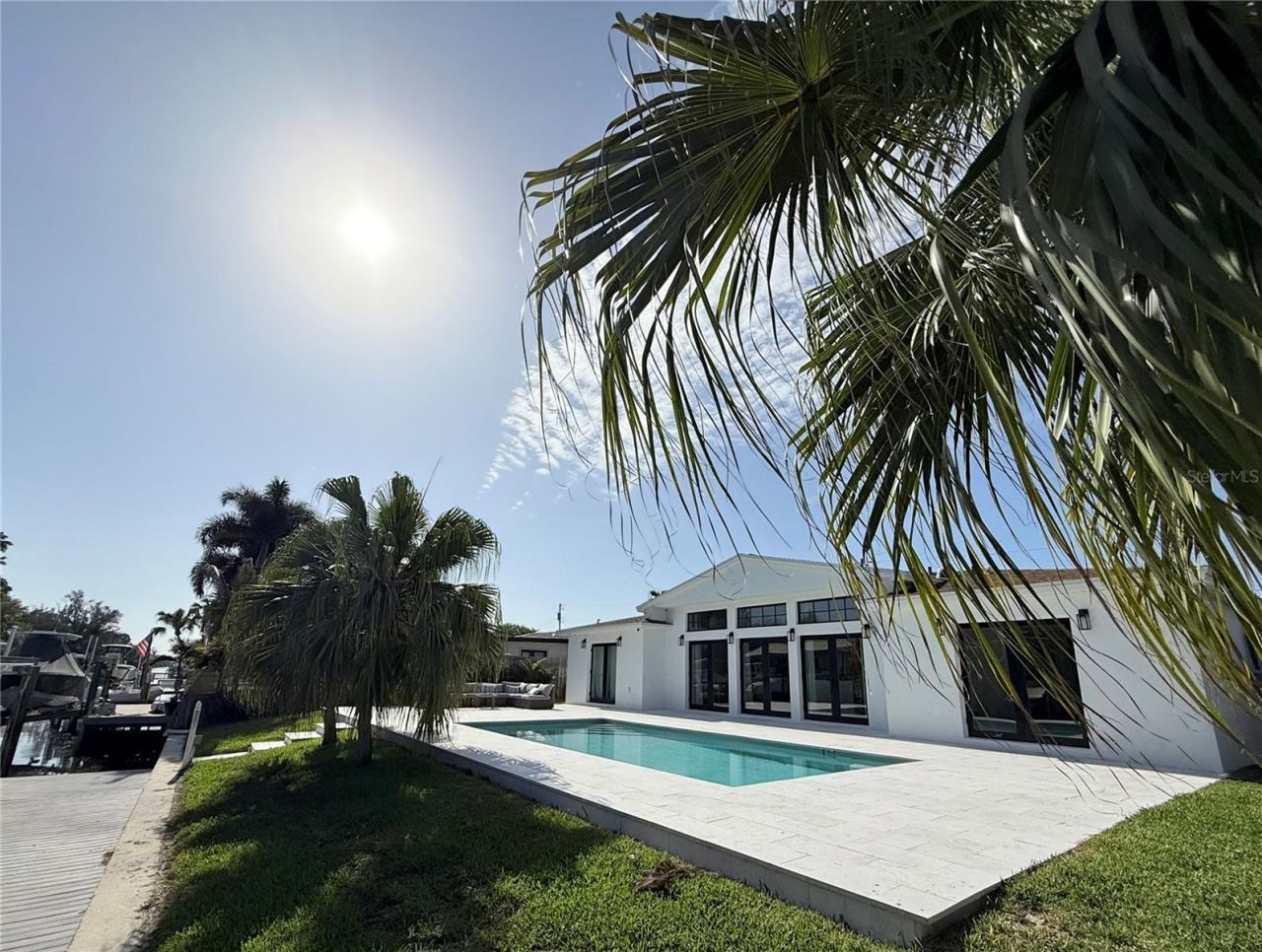 797 45th Avenue Ne, Saint Petersburg, FL 33703 Photo