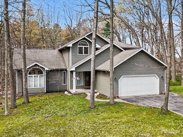 10288 Hathaway Drive, Greenville, MI 48838