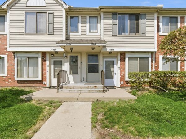 30813 Hidden Pines Lane, Roseville, MI 48066