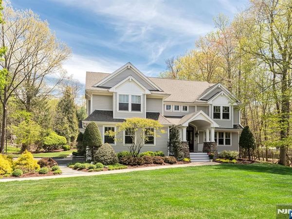 8 Mill Glen Court, Upper Saddle River, NJ 07458