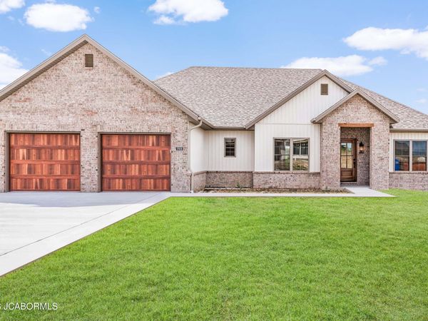 5908 FALCON CREST LANE, Jefferson City, MO 65101