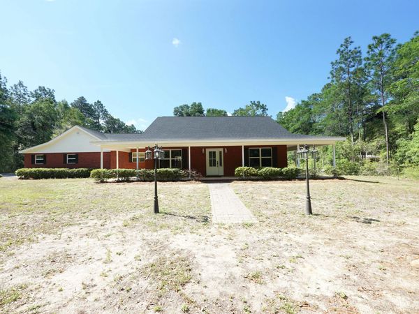 1116 Country Living Road, Baker, FL 32531