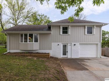 11413 S Circle , Omaha, NE 68137