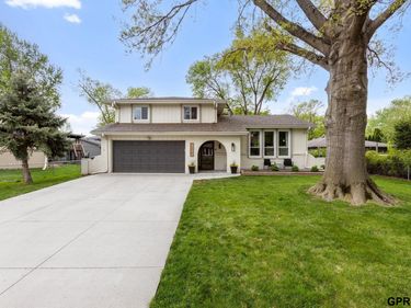 12063 Locust Street , Omaha, NE 68164