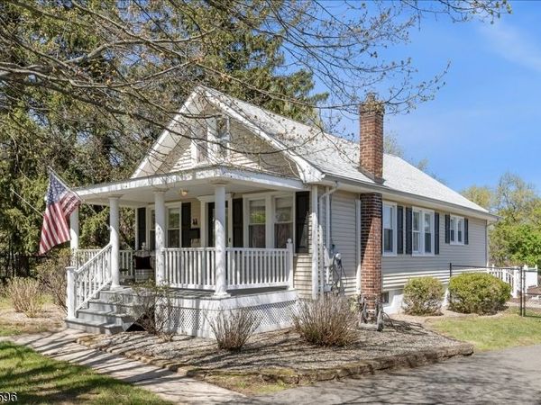 44 Maple Ave, Flemington, NJ 08822