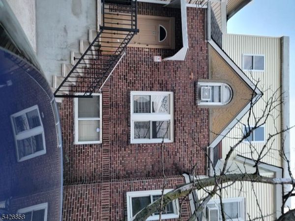 22 Nichols St, Newark, NJ 07105
