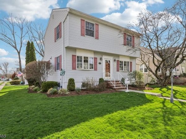 30 Lincoln Pl, Waldwick, NJ 07463