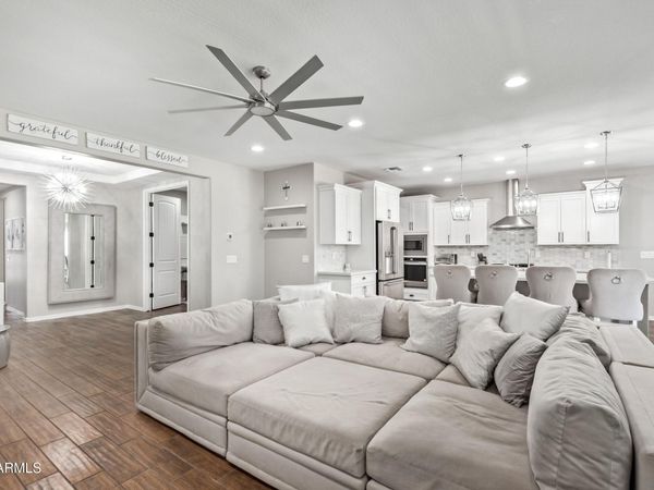 18735 W SAN JUAN Avenue, Litchfield Park, AZ 85340