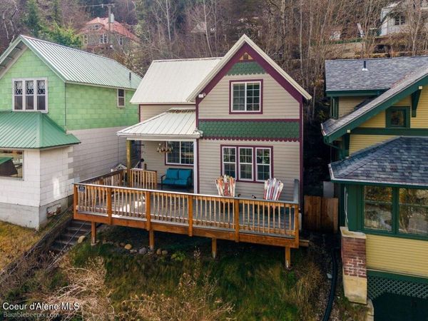 620 Pearl ST , Wallace, ID 83873