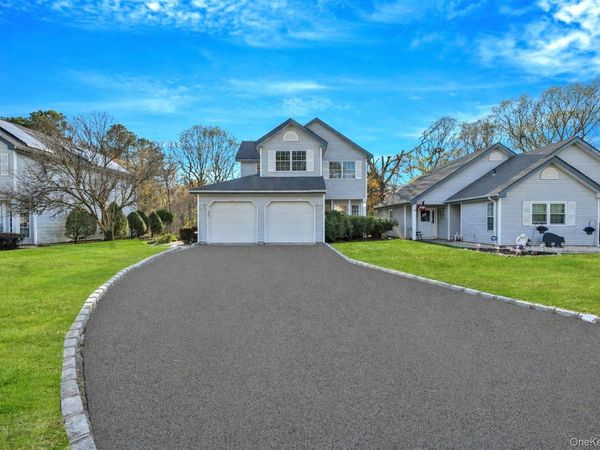 206 Dorado Court N, Middle Island, NY 11953