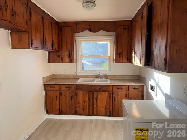 1520 Effingham Road, Charlotte, NC 28208