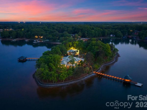 14051 Island Drive, Huntersville, NC 28078