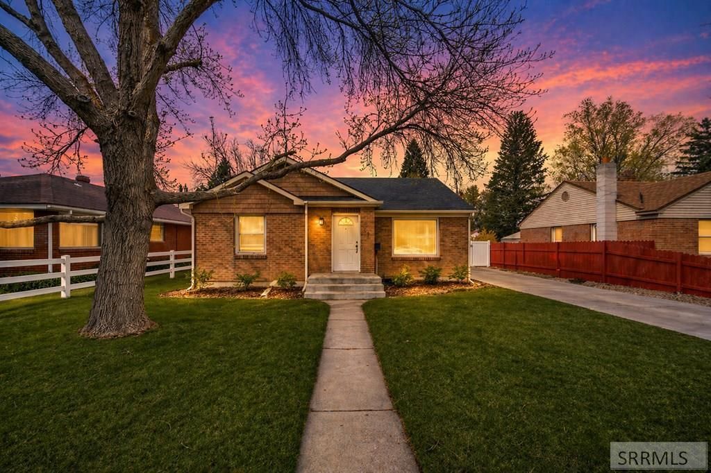 282 W 18th Street, Idaho Falls, ID 83402 Main Photo
