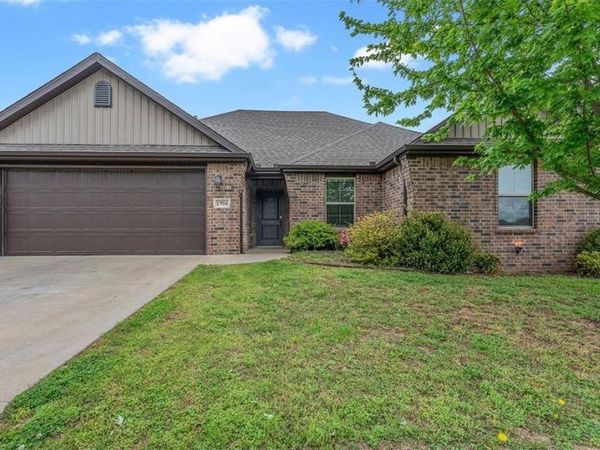 1704 Been Road , Bentonville, AR 72713