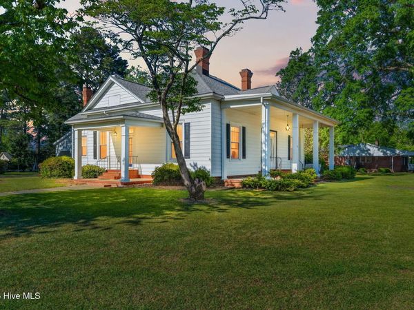 301 E Stanley Street , Four Oaks, NC 27524