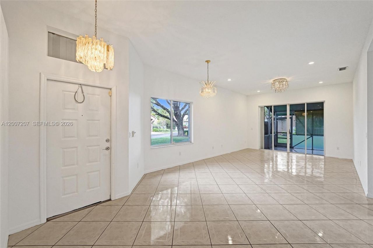 10131 Lombardy Dr, Tamarac, FL 33321 Photo