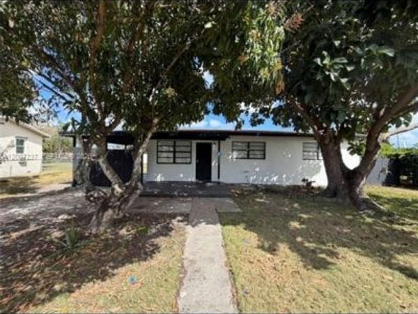 14225 Jefferson St , Miami, FL 33176