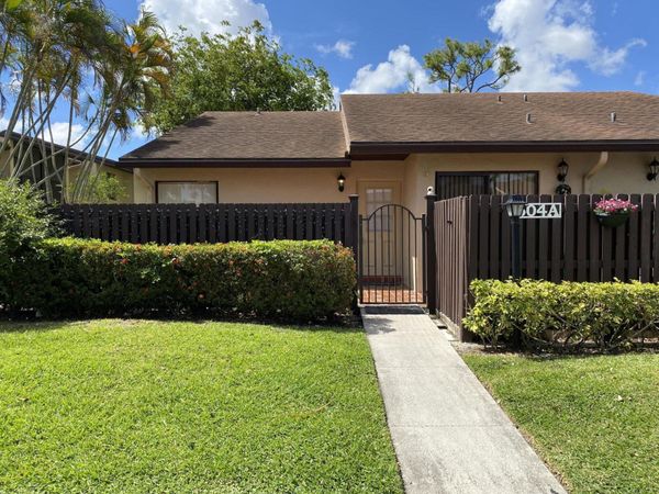 604 Sea Pine Way, Unit A, Greenacres, FL 33415