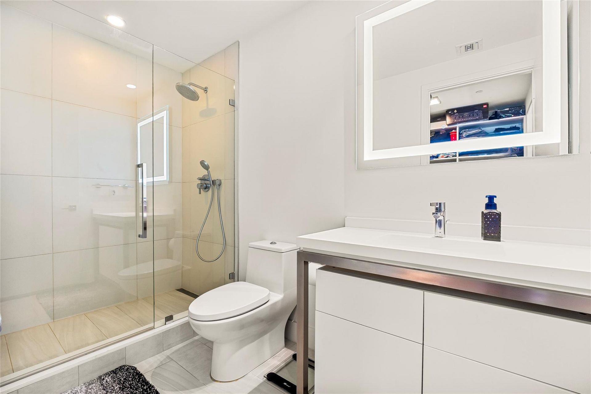 2000 Metropica Way, Unit 216, Sunrise, FL 33323 Photo