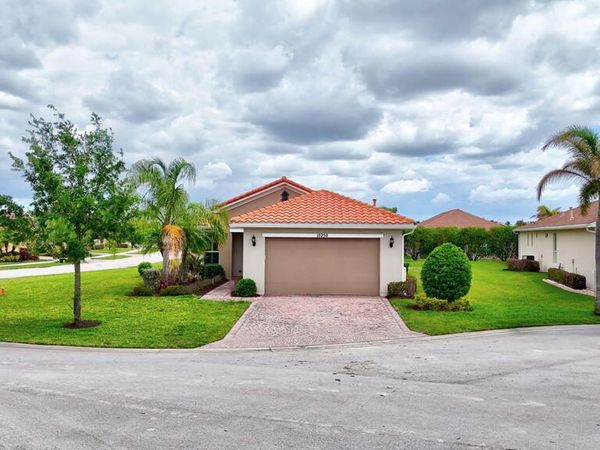 10250 SW Silverberry Court, Port St. Lucie, FL 34987
