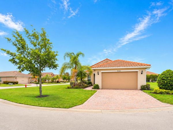 10250 SW Silverberry Court, Port St. Lucie, FL 34987