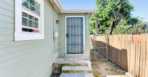 2585 Beaumont St, Sacramento, CA 95815 Photo