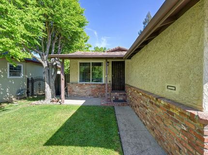 6411 18th Ave, Sacramento, CA 95820 Photo