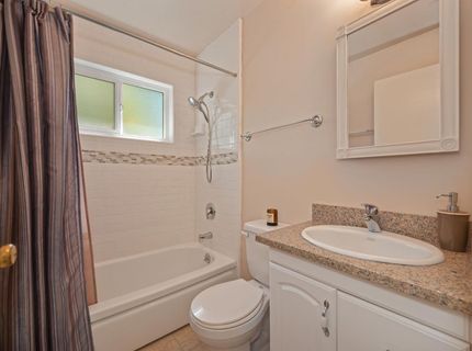 6411 18th Ave, Sacramento, CA 95820 Photo