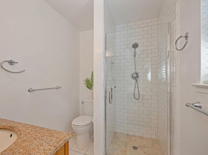 6411 18th Ave, Sacramento, CA 95820 Photo