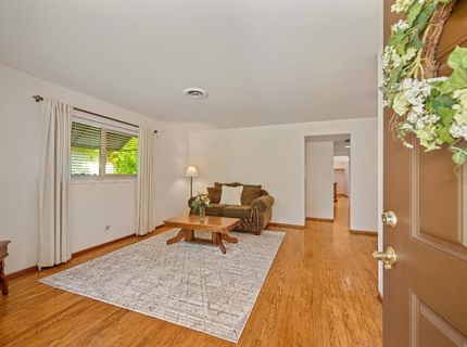 6411 18th Ave, Sacramento, CA 95820 Photo