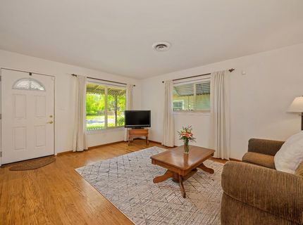 6411 18th Ave, Sacramento, CA 95820 Photo