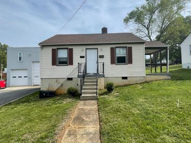 213 College Drive, Lynchburg, VA 24501