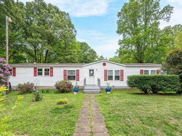 142 Micklem Ln, Shipman, VA 22971