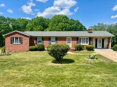 457 Amelon Rd, Madison Heights, VA 24572