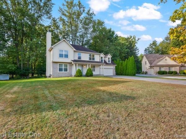 30947 Kenwood Court, Livonia, MI 48152