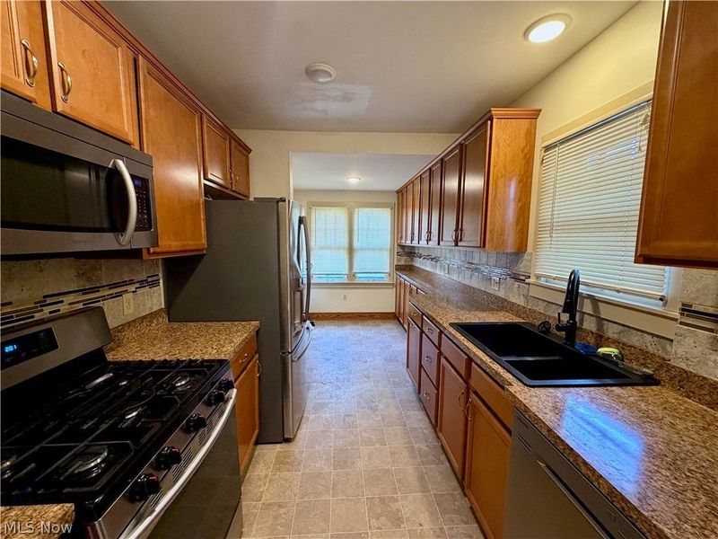 359 Patterson Avenue , Akron, OH 44310 Photo 7