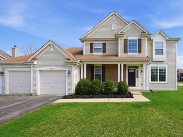 401 Cotoneaster Court, Oswego, IL 60543