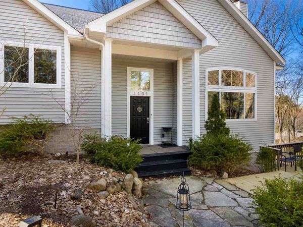 1101 Quaker Valley Dr, Traverse City, MI 49686