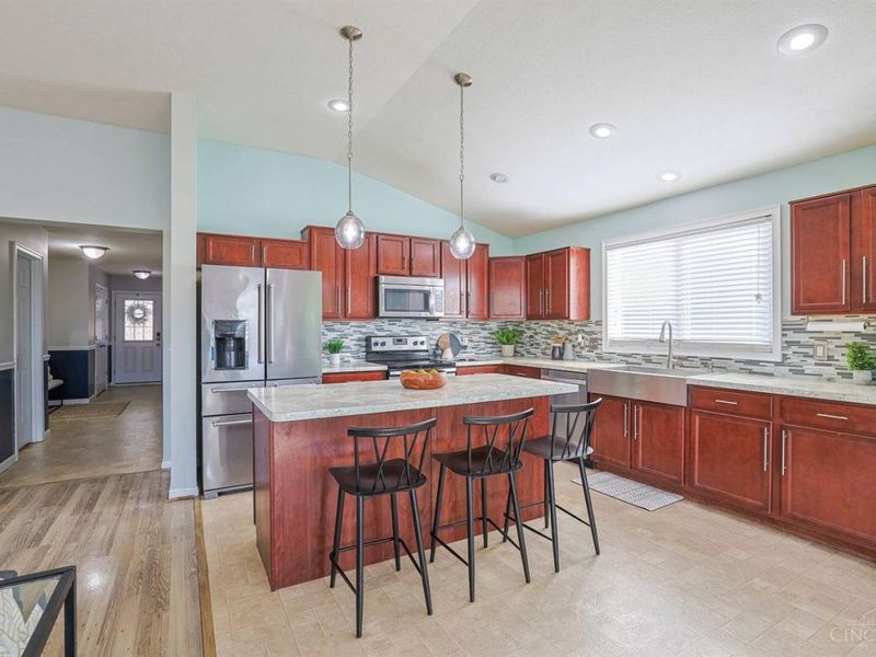 1919 Washburn Street, Cincinnati, OH 45223 Photo 4