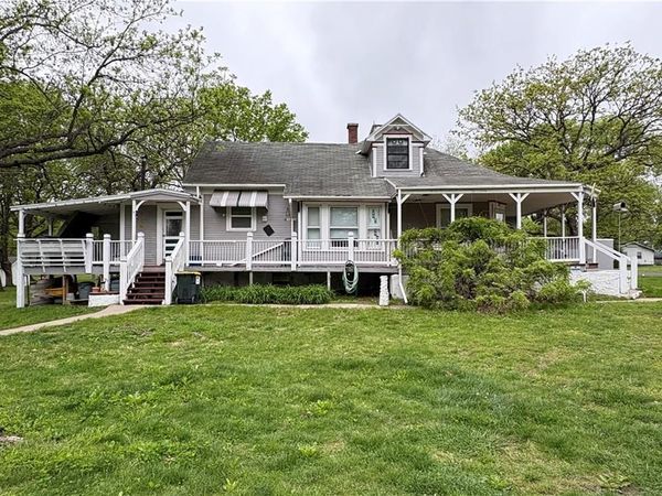 507 W Hale Street, Spring Hill, KS 66083